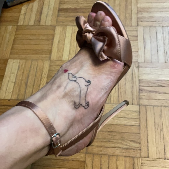 Revamped B. Sirens, 4” pink satin bow heels, worn once🌺🌺🌺size 7, so cute 🌺🌺 - Picture 11 of 11